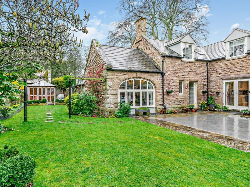 Coachmans Cottage Exterior